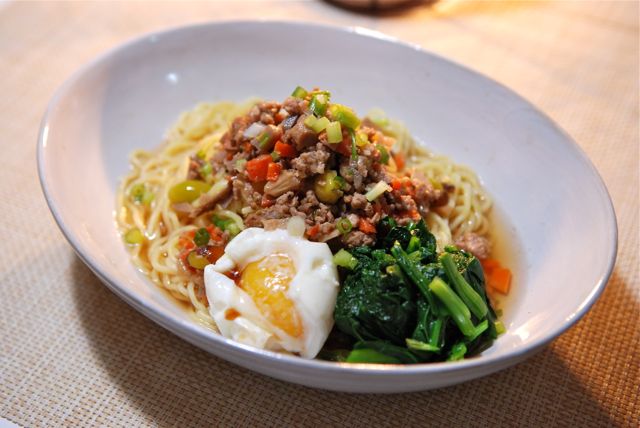 野菜そぼろかけラーメン