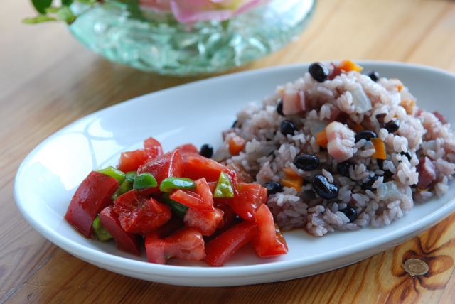 赤い枝豆とベーコンの炊き込みご飯