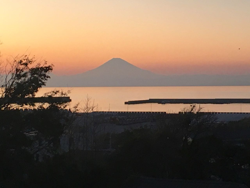 夕暮れの富士山