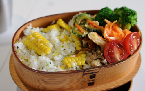 とうもろこしご飯のお弁当