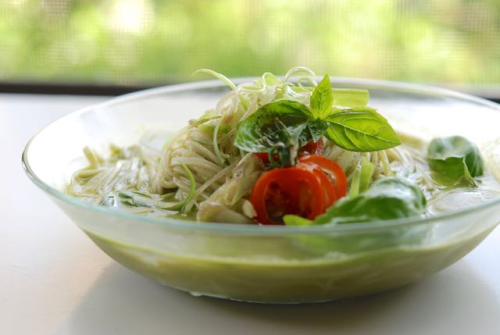 稲庭うどん　ジェノベーゼ風